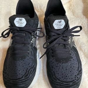 New balance black and white 8.5 woman’s tennis